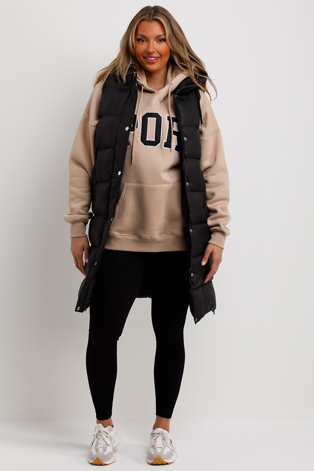 Zwarte Lange Bodywarmer Dames Met Capuchon | Gewatteerde Puffer Gilet